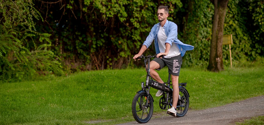 Energie für Ihre Fitnessreise: Wie E-Bikes Ihre Gesundheit auf Touren bringen